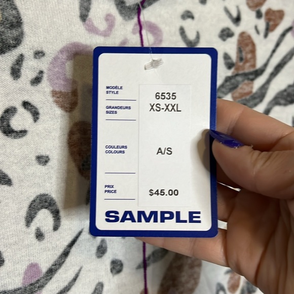 NWT Carre Noir Stone Animal Print On The Move Long Sleeve Pullover - Picture 8 of 8